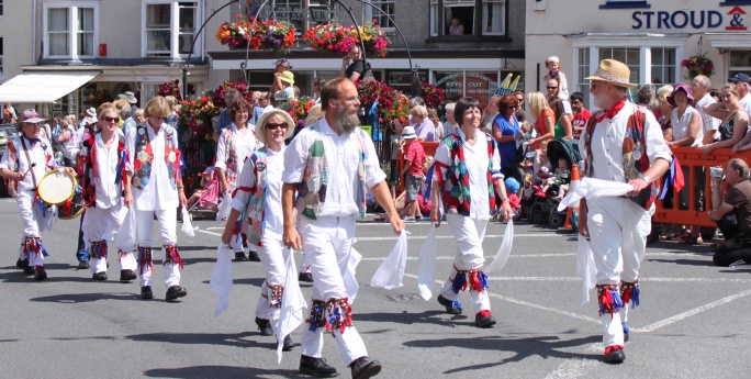 Thornbury Carnival 2010 Morris dancers